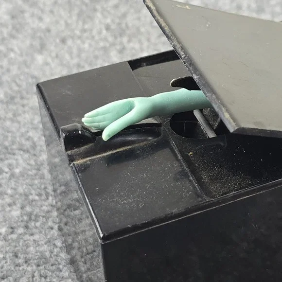 Vintage Coin Bank Lot 6 Mobil 1 Campbell Soup Piano Truck Cracker Tin - Picture 11 of 12